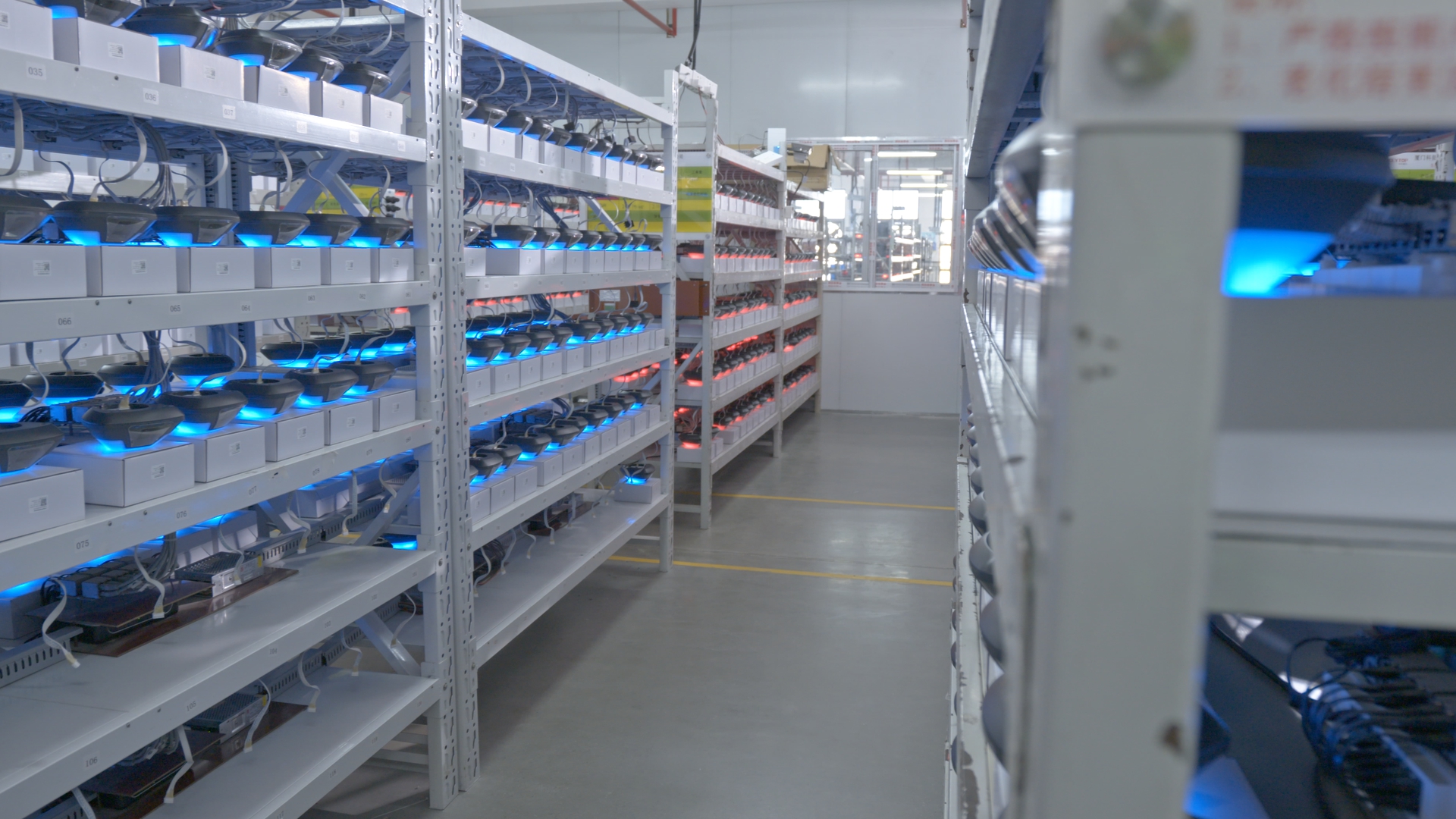 老化車(chē)間.jpg 老化車(chē)間.jpg